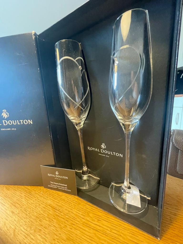 English royal doulton two hears entwined champagne flute, Ophalen, Nieuw
