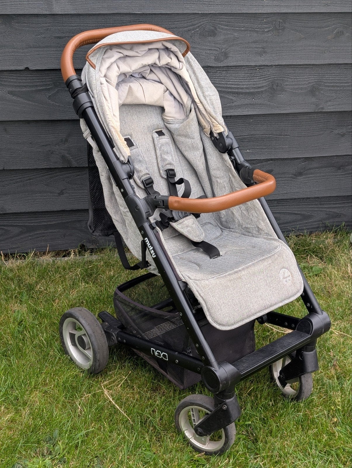 Mutsy Nexo Buggy - Compact, verstelbaar, ruime mand, Ophalen