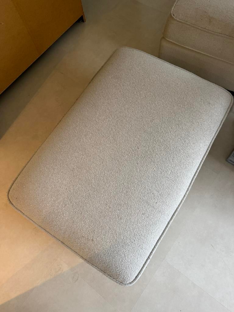 Urban sofa bouclé poef 2 stuks, Huis en Inrichting, Banken | Voetenbanken en Poefen, Ophalen, Gebruikt, Rechthoekig, Stof