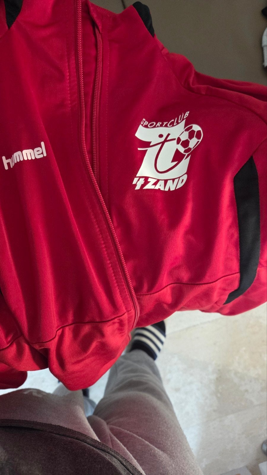 Sportkleding set: Hummel trainingspak en sportbroekje, Kleding | Heren, Ophalen of Verzenden, Gedragen, Rood, Overige typen