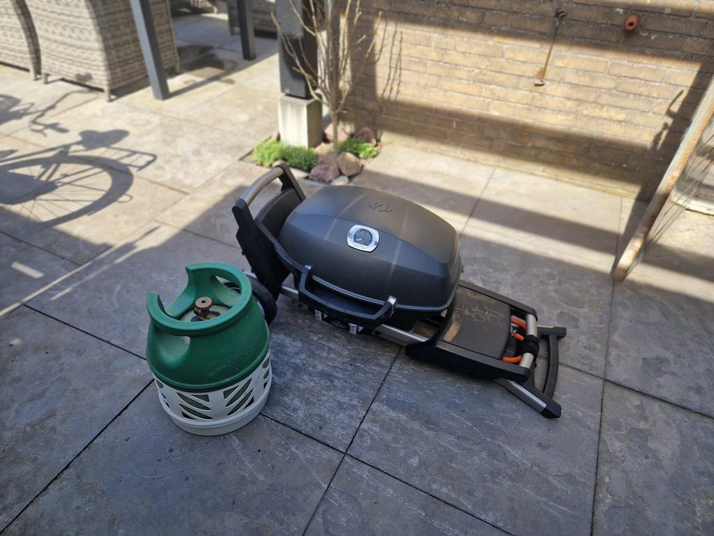 Napoleon travelQ Pro285X gasbarbecue met gasfles, Ophalen, Gebruikt