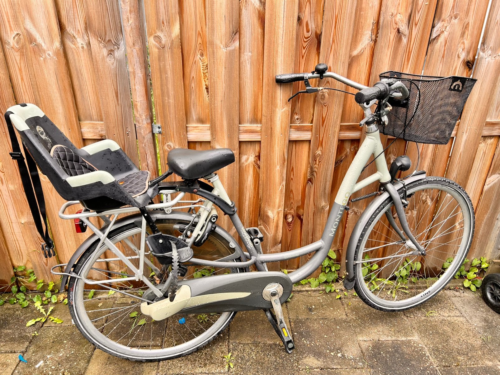 Montego damesfiets met kinderzitje en mand, Fietsen en Brommers, Fietsen | Dames | Damesfietsen, Overige merken, Velgrem, Versnellingen