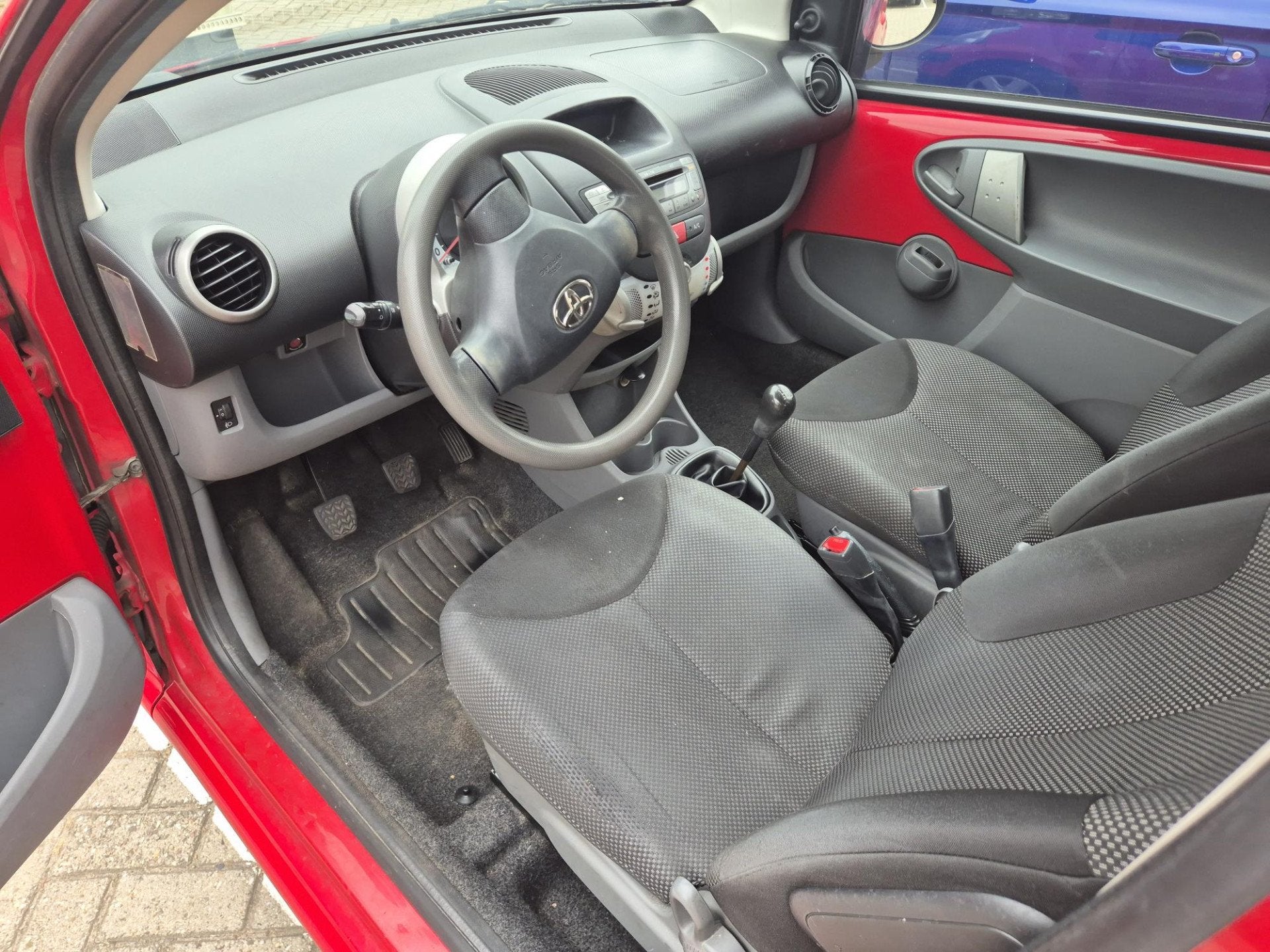 Toyota Aygo 1.0-12V Aspiration APK tot 2027 (bj 2010), Voorwielaandrijving, Euro 5, Stof, Gebruikt