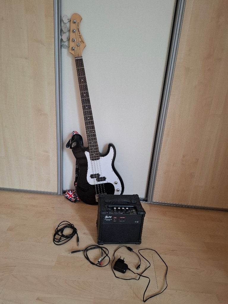 Farley basgitaar met versterker en aansluitkabels, Muziek en Instrumenten, Ophalen, Zo goed als nieuw, Elektrisch, Fretloos