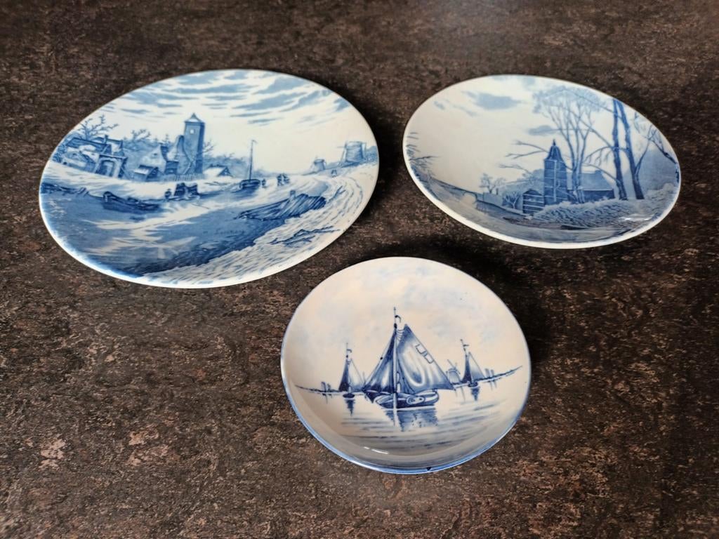 3 Delfts blauwe bordjes (du Chattel en Leickert), Antiek en Kunst, Ophalen of Verzenden
