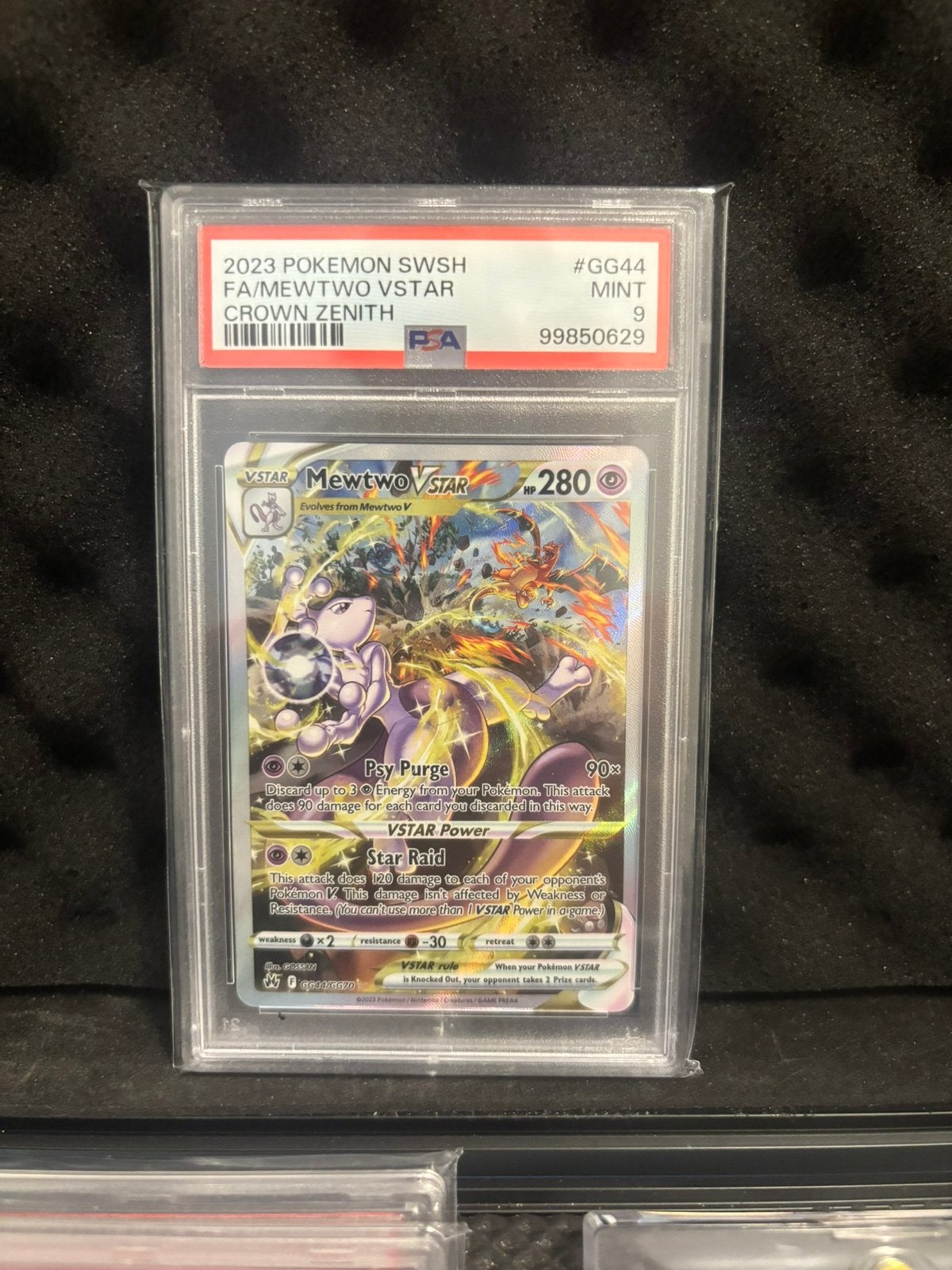 Mewtwo vstar GG44 Crown Zenith PSA 9, Ophalen of Verzenden, Zo goed als nieuw