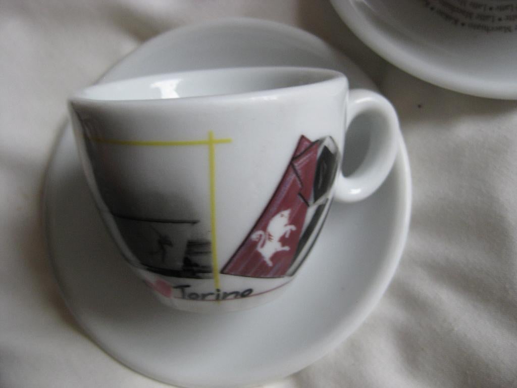 kopjes  2 stuks   torino, Verzenden, Zo goed als nieuw, Overige stijlen, Kop(pen) en/of Schotel(s)