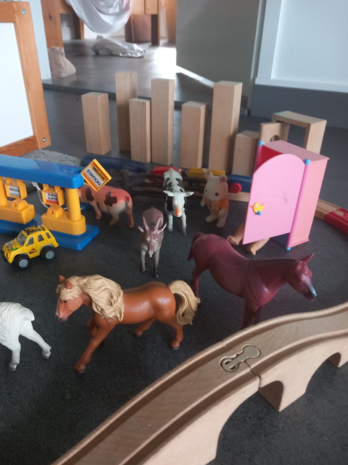 houten treinbaan, blokken plastic dieren, Ophalen