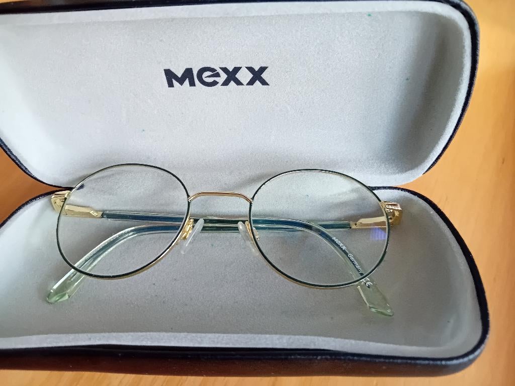 Nieuwe leesbril met een gouden montuur van Mexx, Overige merken, Overige kleuren, Ophalen of Verzenden, Zo goed als nieuw