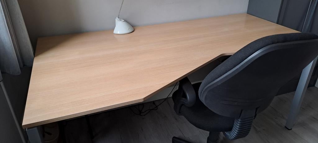 Bureau met Bureau stoel, Huis en Inrichting, Bureaus, Ophalen of Verzenden, Zo goed als nieuw