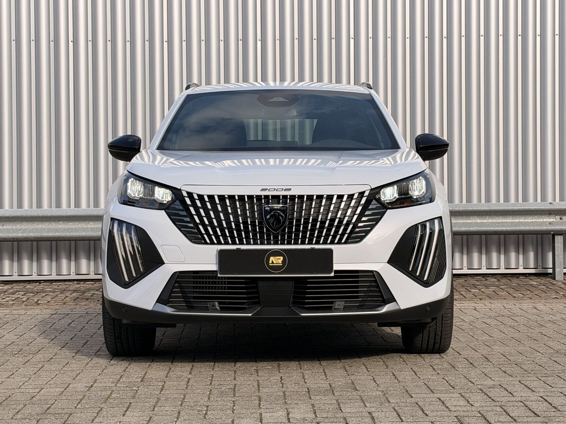 Peugeot 2008 1.2 Hybrid 145 Style NAVI | AUTOMAAT | NIEUWSTA, Gebruikt, 1199 cc, Leder en Stof, Wit