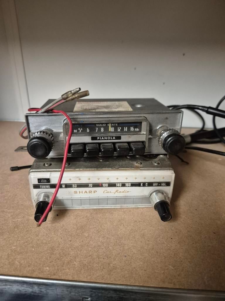 Vintage autoradio's: Pianola Solid State & Sharp Car Radio, Auto diversen, Autoradio's, Gebruikt, Ophalen