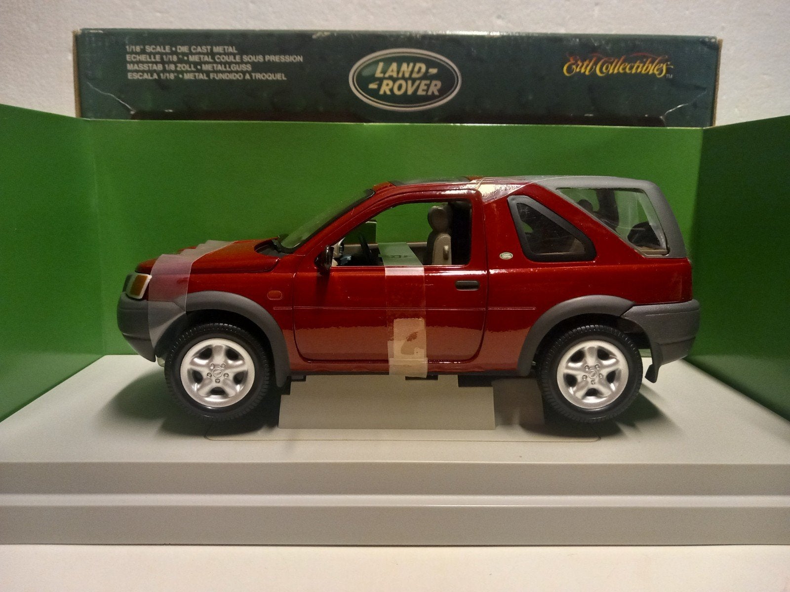 Land Rover Freelander V6 bordeaux ERTL metal 1:18 KRD, Hobby en Vrije tijd, Modelauto's | 1:18, Ophalen of Verzenden, Zo goed als nieuw