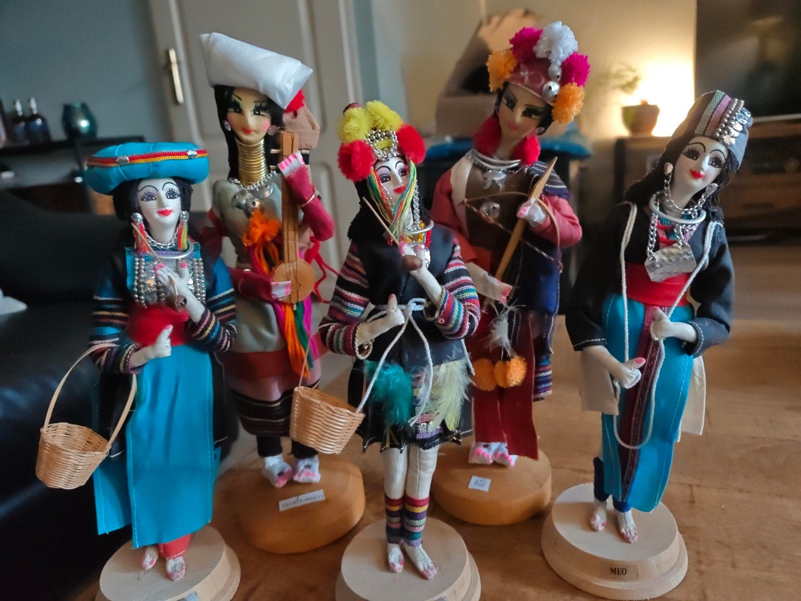 Set van 5 handgemaakte Thaise poppen - diverse stammen, Verzamelen, Ophalen of Verzenden, Zo goed als nieuw, Pop