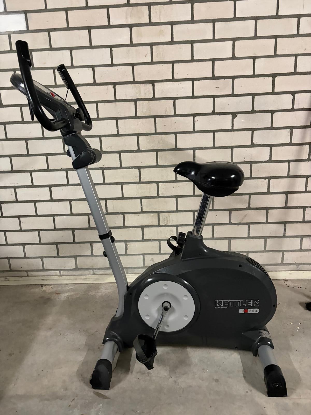 Kettler Corsa Hometrainer - Zo goed als nieuw, Ophalen, Zo goed als nieuw, Metaal, Benen