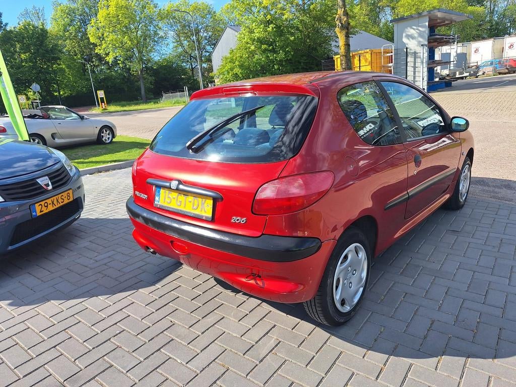 Peugeot 206 1.4 Gentry / AUTOMAAT / APK t/m mei 2027, Bedrijf, 75 pk, 1100 kg, 955 kg