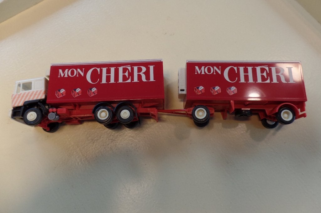 MAN vrachtwagen / aanhanger  Mon Cheri (Herpa), Verzenden, Gebruikt, Bus of Vrachtwagen, Herpa