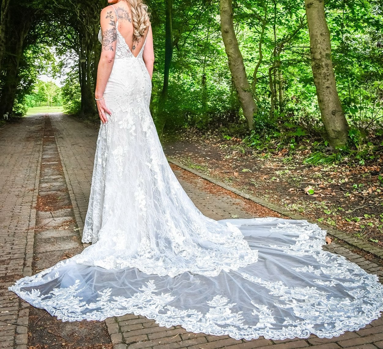 Pronovias trouwjurk met sleep – maat 36/38, Ophalen, Zo goed als nieuw, Wit, Trouwjurk