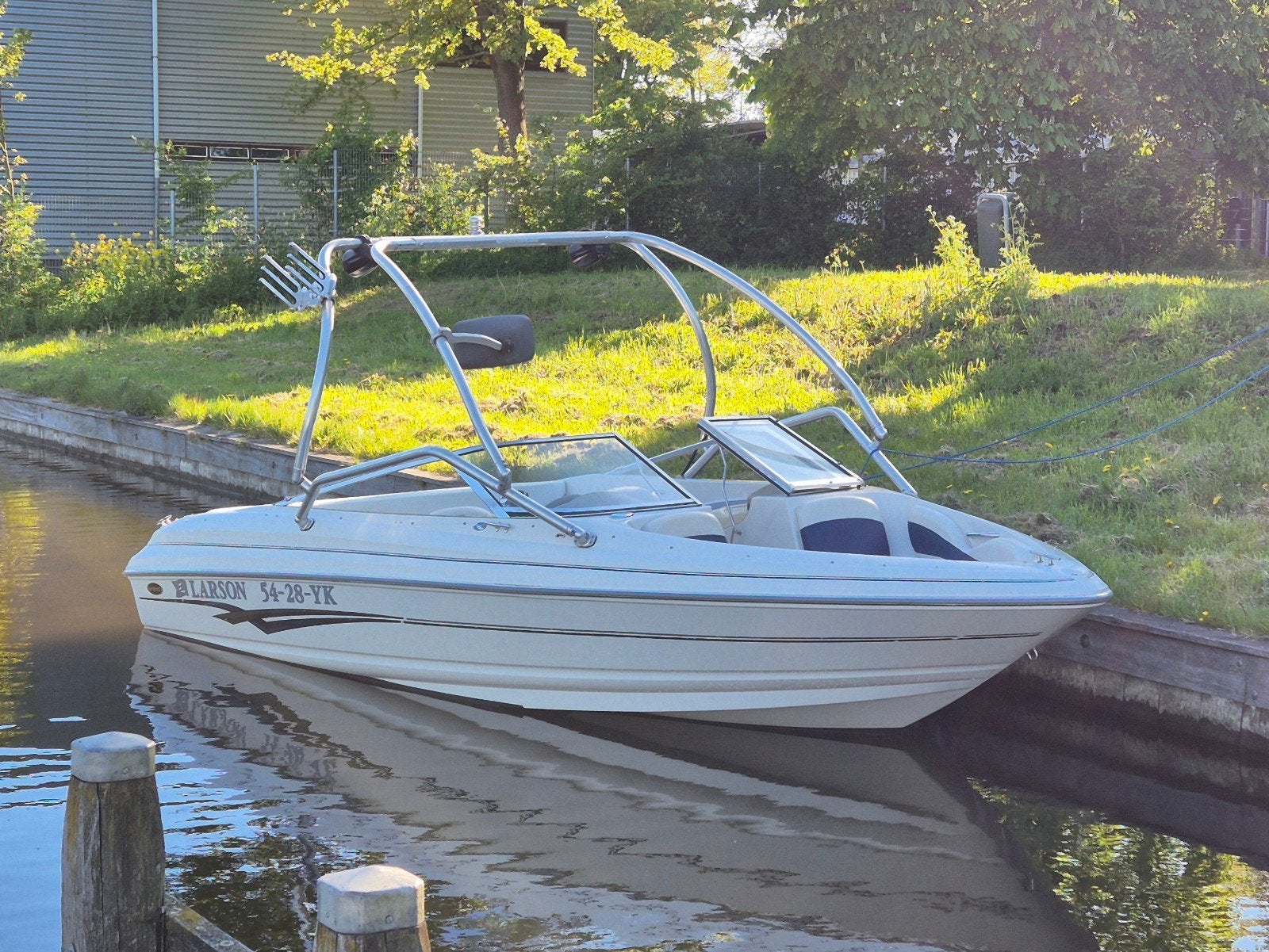 Leuke larson 180 bowrider 2001 - v6 - trailer - dekzeil, Watersport en Boten, Speedboten, Ophalen, Binnenboordmotor, 190 pk, 120 tot 200 pk