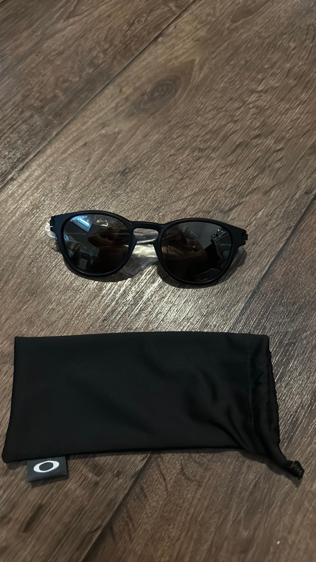 Oakley latch zonnebril nieuw, Zonnebril, N, Nieuw, Ophalen of Verzenden