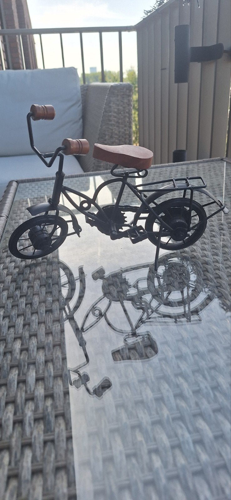 Decoratieve fiets miniatuur - Metaal en hout, 1:50 of kleiner, Overige typen, Zo goed als nieuw, Ophalen