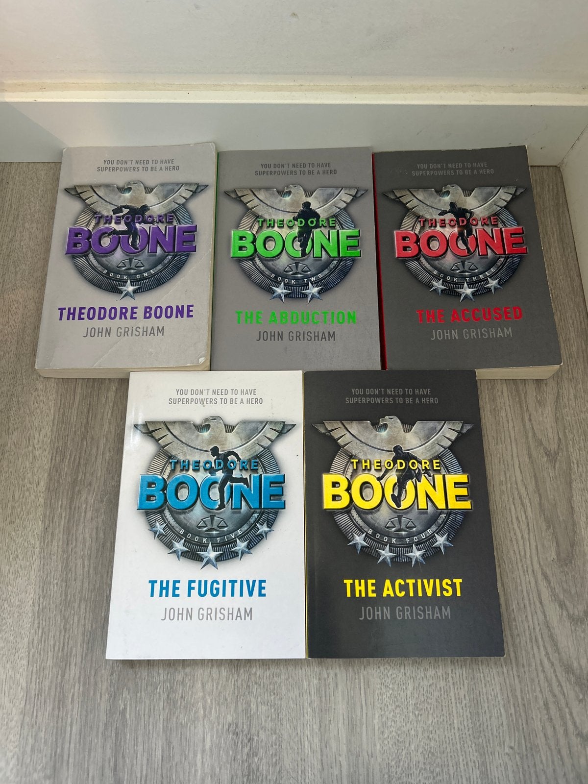 Theodore Boone serie - 5 boeken van John Grisham, Ophalen of Verzenden, Gelezen