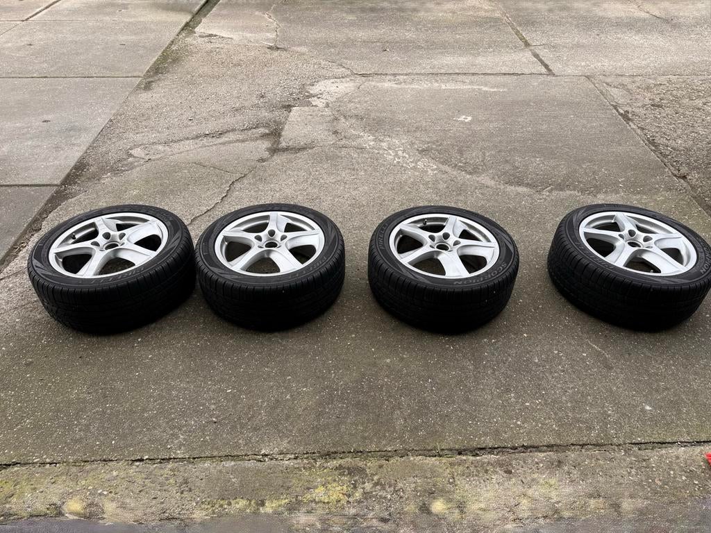 Pirelli Scorpion Ice & Snow banden + velgen 215/65 R16 98 H, 16 inch, Banden en Velgen, Personenwagen, Gebruikt