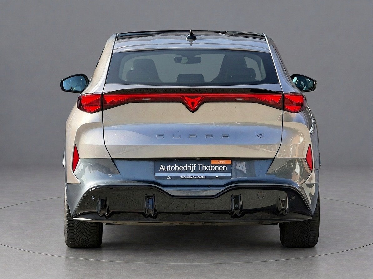 CUPRA Tavascan VZ Adrenaline 82 kWh | sennheister | HUD | pa, Auto's, Automaat, Gebruikt, 2173 kg, Alcantara