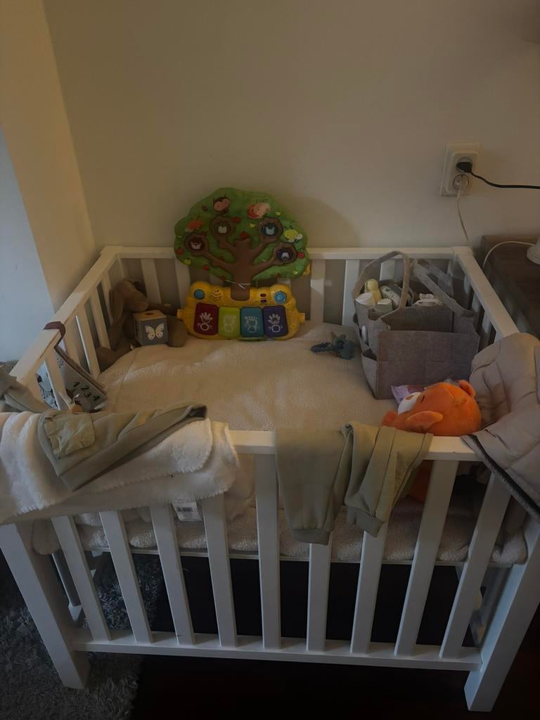 Witte baby box MOET SNEL WEG!, Ophalen, Zo goed als nieuw, Boxkleed