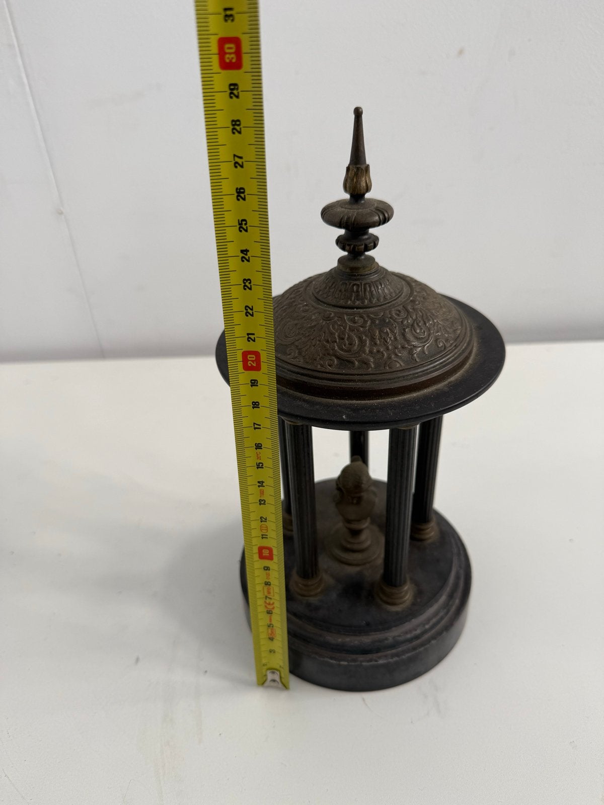 Antieke bronzen buste onder koepel, Ophalen of Verzenden