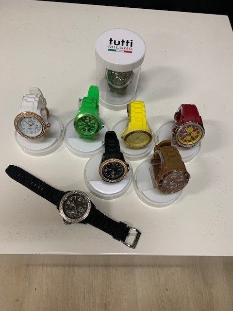 Partij Tutti Milano horloges –Kleurrijke collectie 150 stuks, Sieraden, Tassen en Uiterlijk, Overige merken, ., Overige materialen