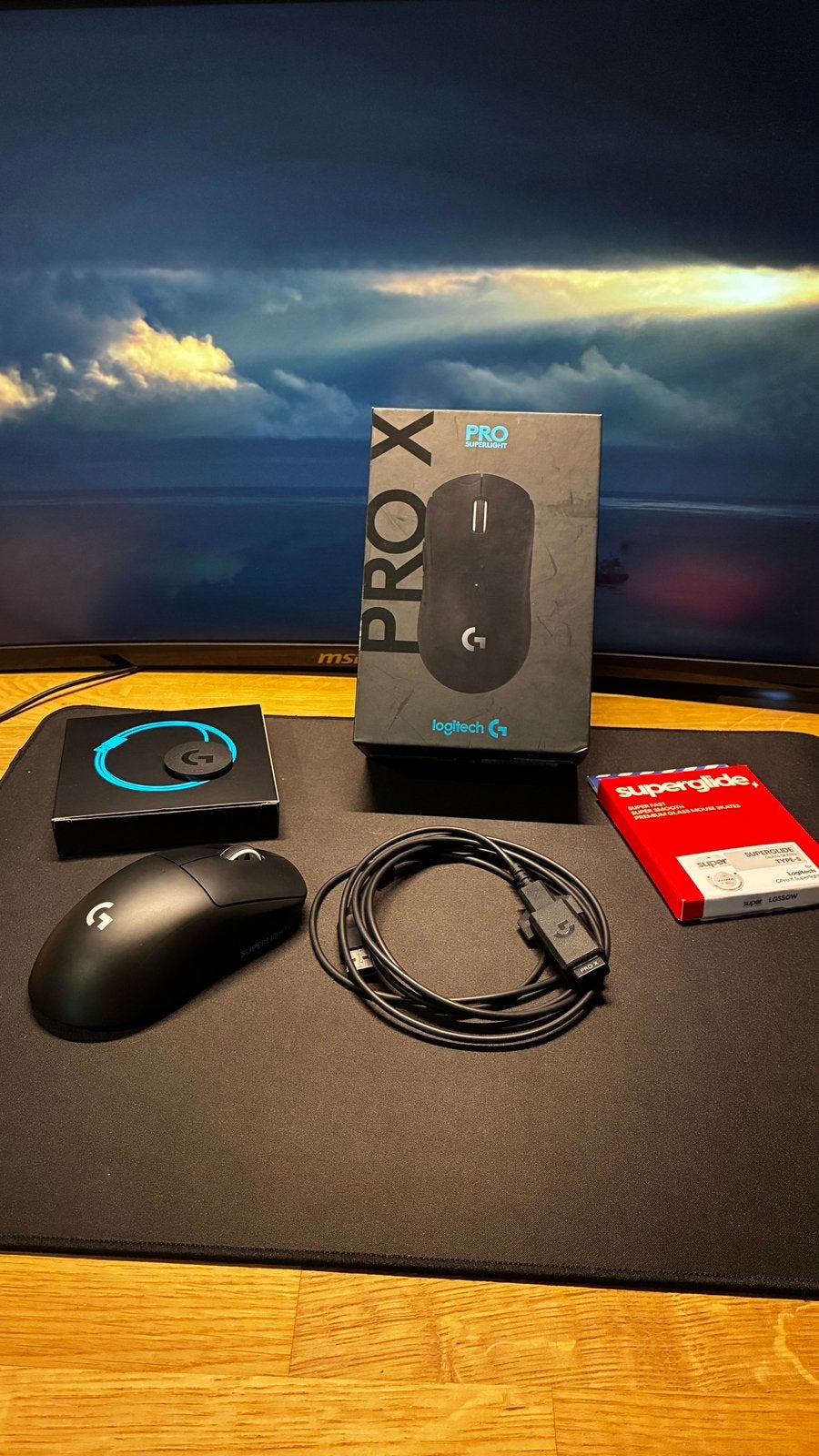Logitech g pro x superlight (DEFECT), Muis, Gebruikt, Rechtshandig, Ophalen of Verzenden