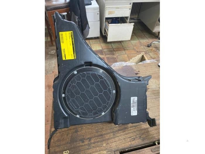 Subwoofer van een Fiat Freemont, Gebruikt, -, -, Fiat