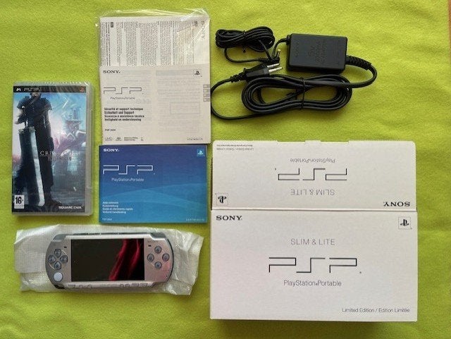 PSP Console Final Fantasy VII advent children special editie, Spelcomputers en Games, Ophalen of Verzenden, Zo goed als nieuw