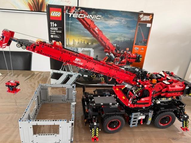 Lego Technic 42082 Kraan voor Ruw Terrein, Ophalen, Compleet, Lego, Zo goed als nieuw