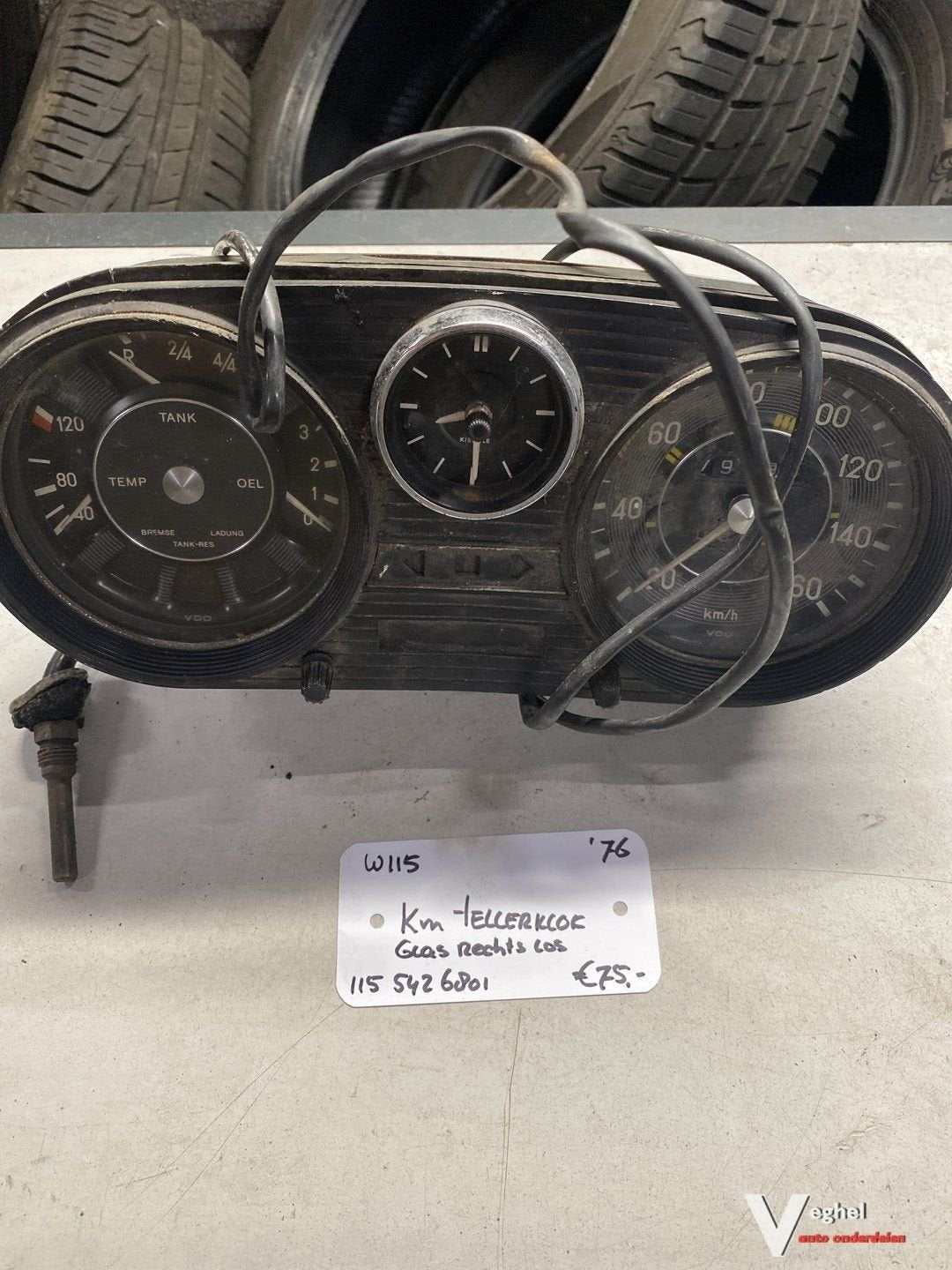 Mercedes W115 Km Tellerklok 115 542 6801 glas rechts los, Gebruikt, -, -, Ophalen of Verzenden