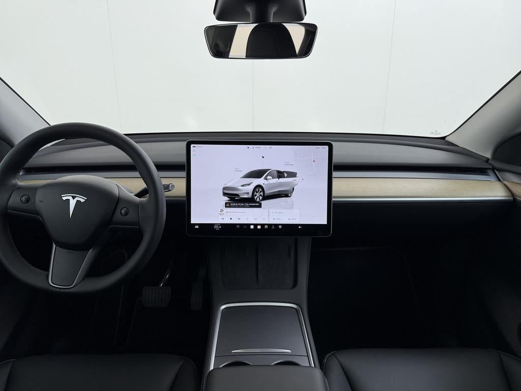 Tesla Model Y RWD 300PK LFP Accu SOH 92,5% Trekhaak Warmtepo, Automaat, Achterwielaandrijving, Gebruikt, Zwart