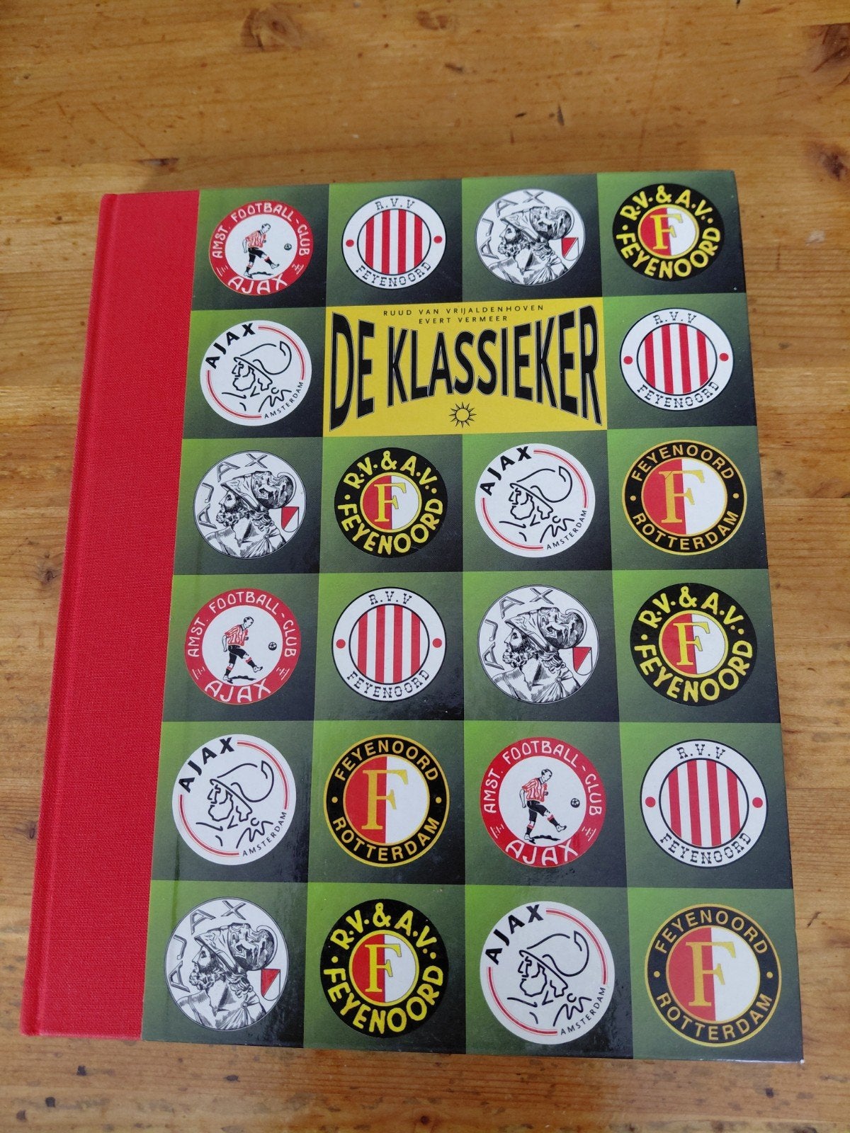 De Klassieker Ajax/Feyenoord, Ophalen of Verzenden, Zo goed als nieuw, Balsport