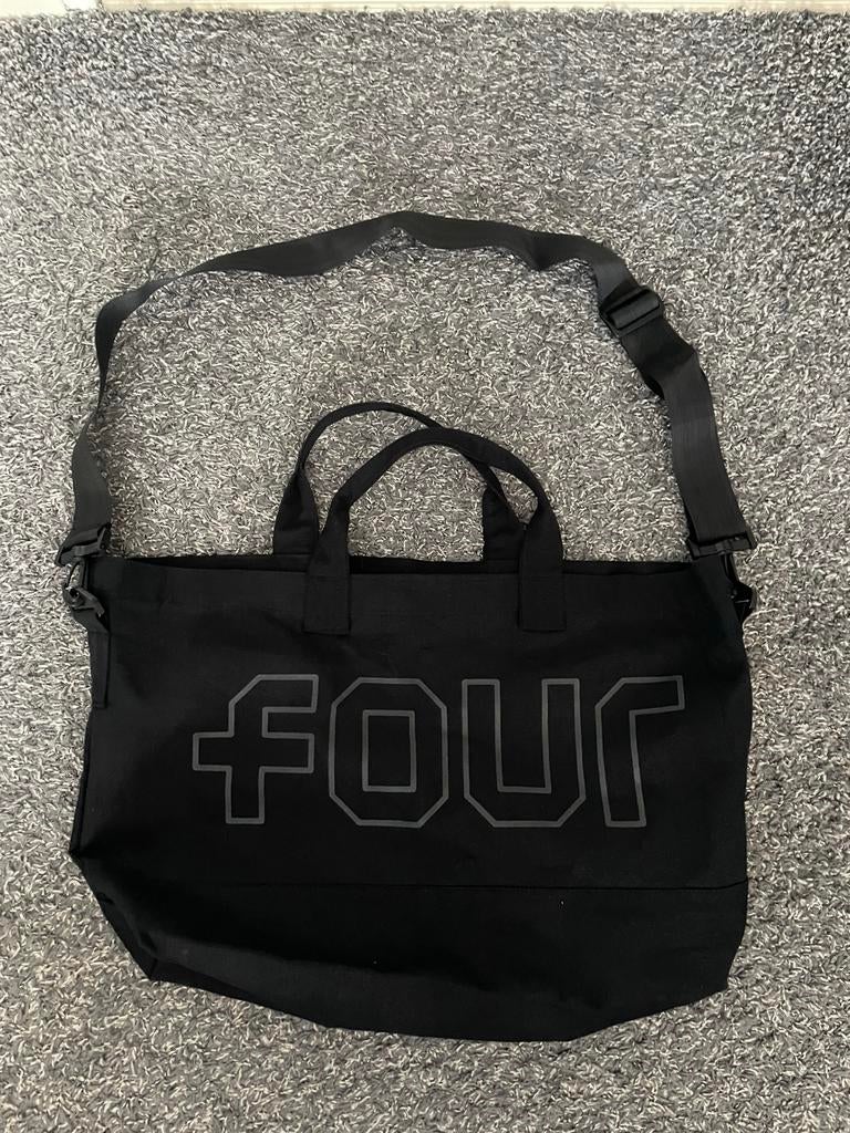FOUR tas, Sieraden, Tassen en Uiterlijk, Tassen | Schoudertassen, Ophalen of Verzenden, Nieuw, Zwart