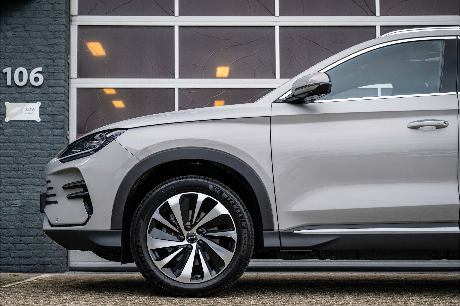 BYD SEAL U 1.5 T DM-i AWD, NIEUW NIEUW ! 4x4 Design, 324PK,, Automaat, Seal U, Zwart, Bedrijf