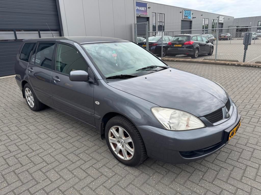 Mitsubishi Lancer Station Wagon 1.6 Inform, Voorwielaandrijving, Gebruikt, 4 cilinders, Metallic lak