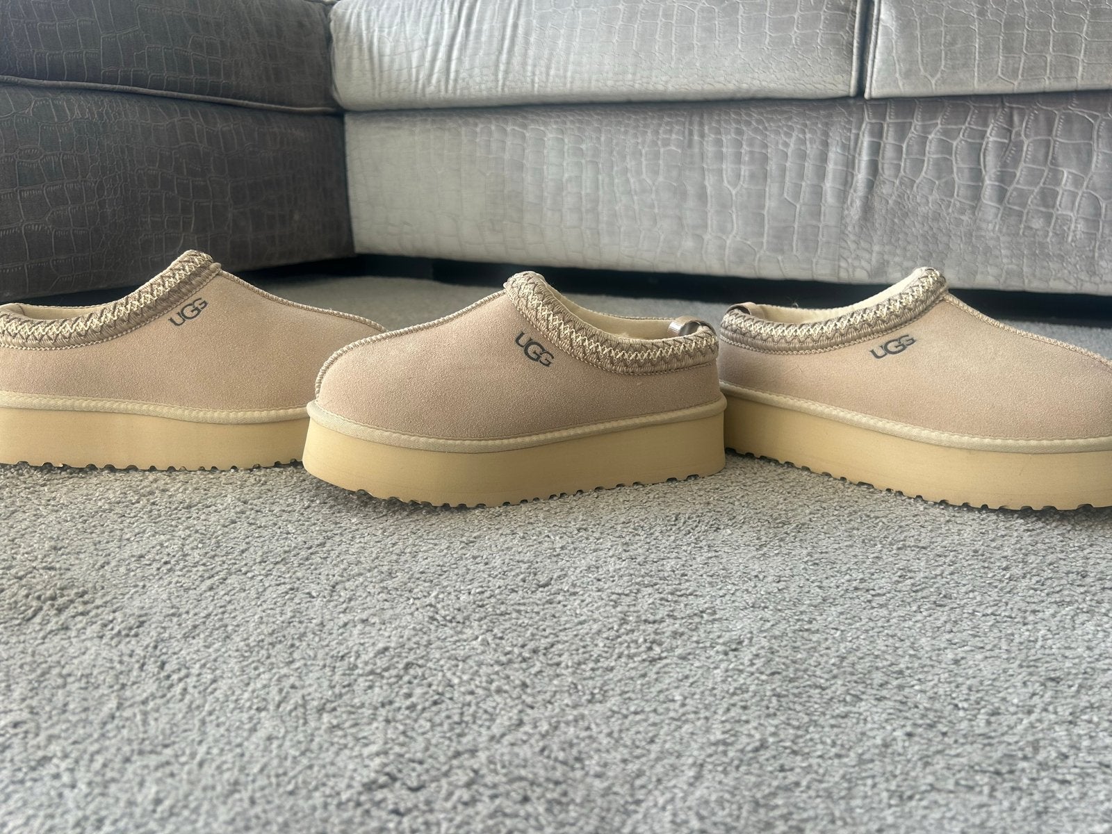Partij Nieuwe UGG Tasmans - Beige 13 stuks, Kleding | Dames, Ophalen, Nieuw, Beige, Instappers