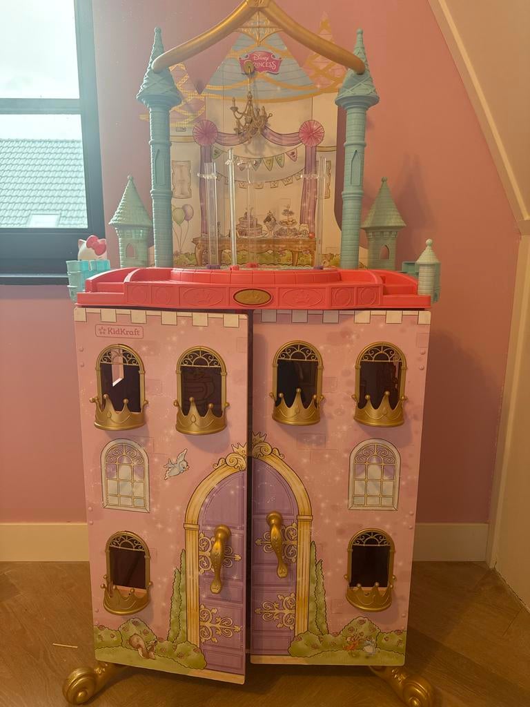 Disney poppenhuis met draaiende poppen, Kinderen en Baby's, Speelgoed | Poppenhuizen, Ophalen, Zo goed als nieuw, Poppenhuis