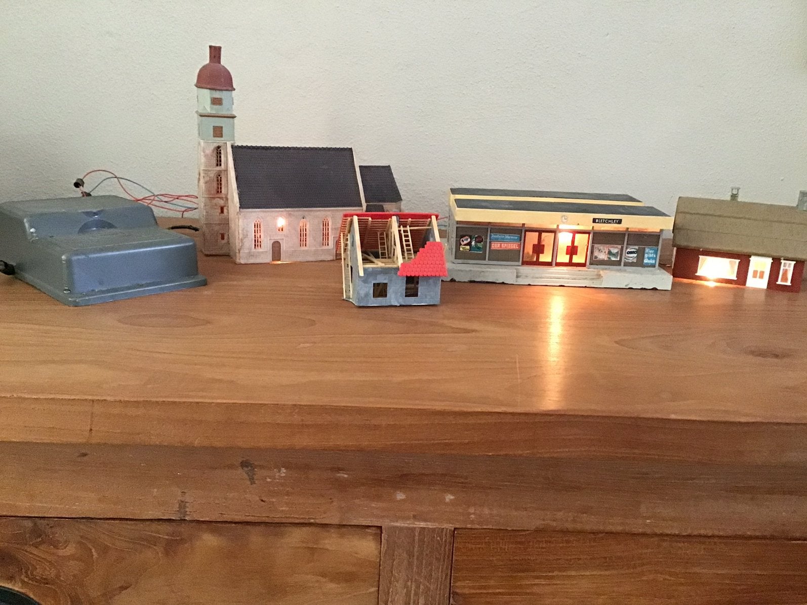 Modelbouw huisjes : winkel, huis in aanbouw, kerk, Overige merken, Gebruikt, 1:32 tot 1:50, Overige typen