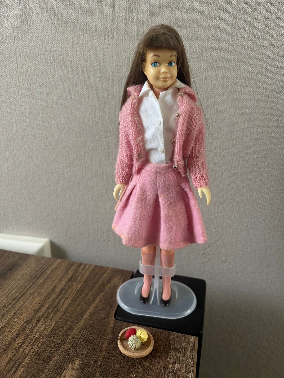 Skipper straight-leg 1964 brunette., Verzamelen, Verzenden, Gebruikt, Kleertjes