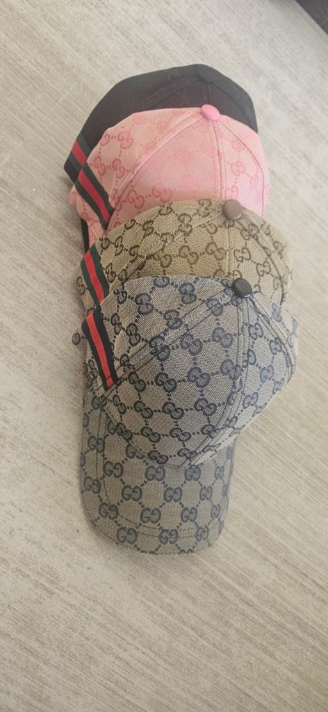 Nieuwe Gucci petten - Diverse kleuren beschikbaar, Nieuw, One size fits all, Ophalen of Verzenden, Pet
