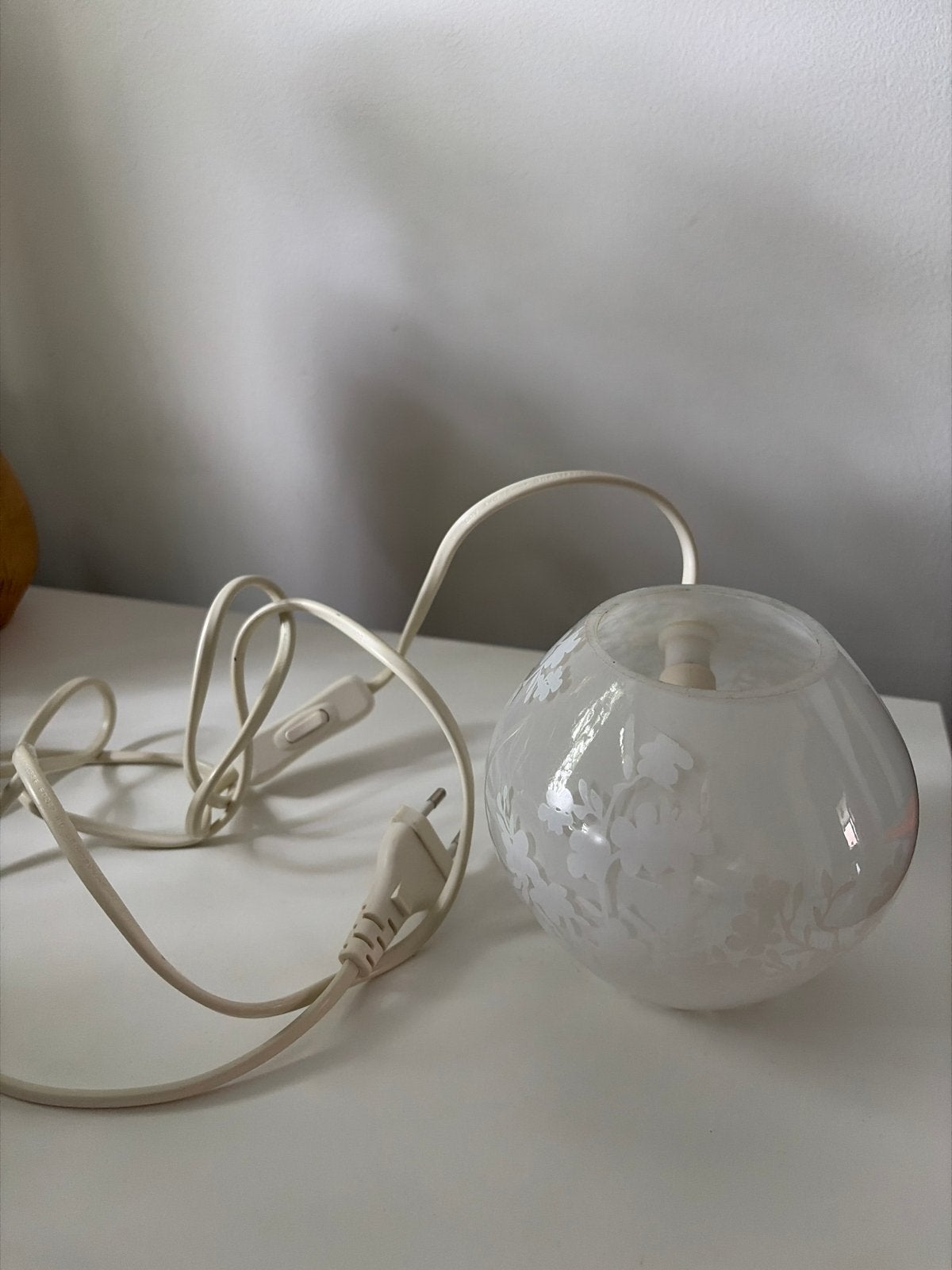 IKEA FADO tafellamp met bloemenpatroon, Huis en Inrichting, Lampen | Tafellampen, Ophalen of Verzenden, Gebruikt, Glas, Minder dan 50 cm
