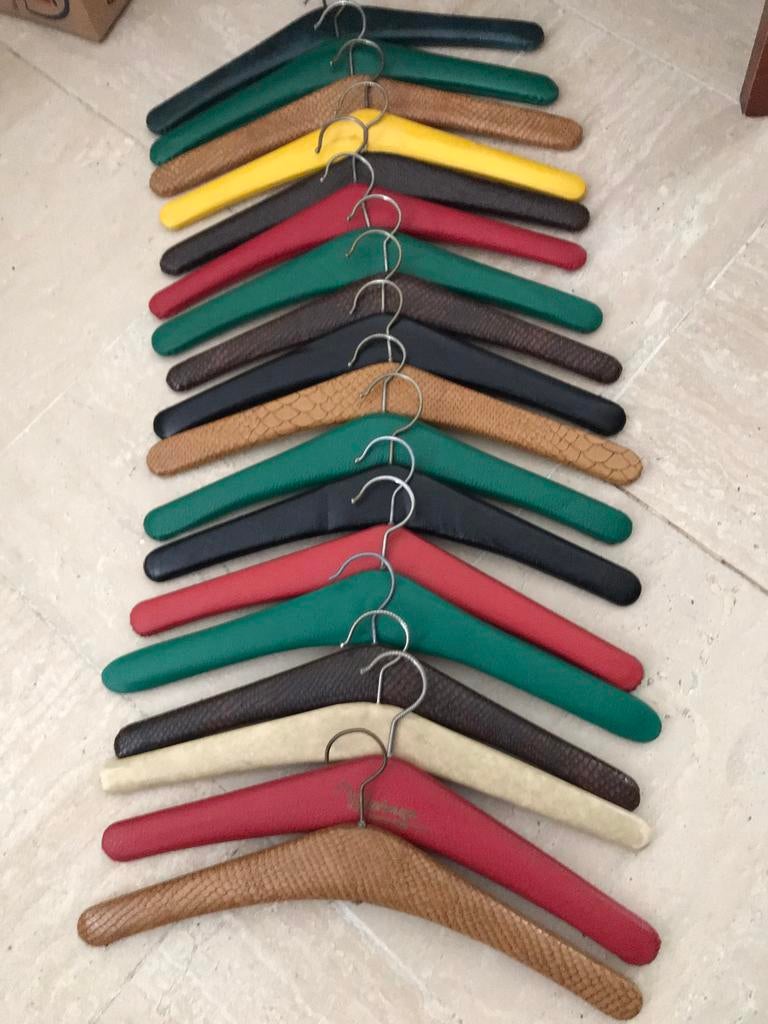18 kledinghangers retro ., Ophalen, Zo goed als nieuw