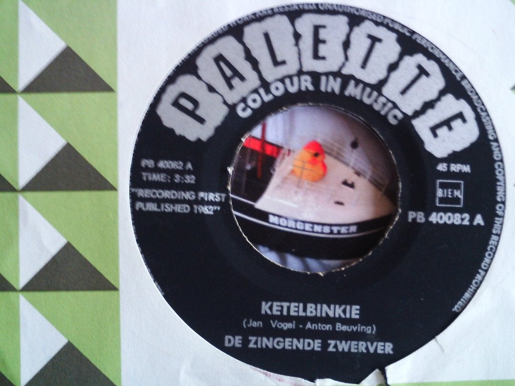 De Zingende Zwerver - Ketelbinkie (1962) 7 inch single 4a, 7 inch, Ophalen of Verzenden, Zo goed als nieuw, Beschermende buitenhoes