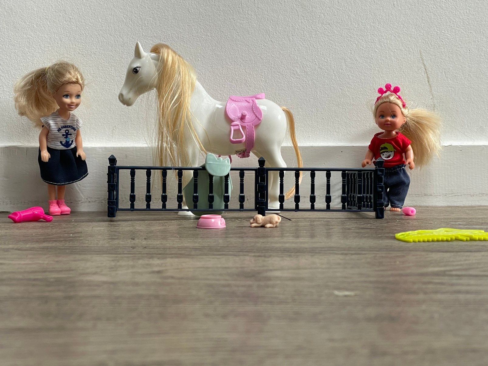 Leuke set barbies met o.a. paard, bruid, Ken en zeemeermin, Ophalen of Verzenden, Zo goed als nieuw, Barbie